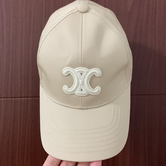 Celine Cream Hat - Picture 1 of 5